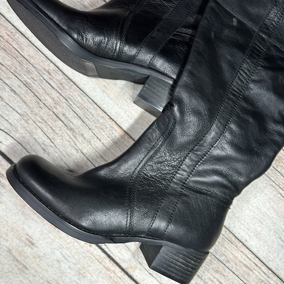 BCBG GENERATION Leather Pull On Boots 6.5 - Picture 2 of 5
